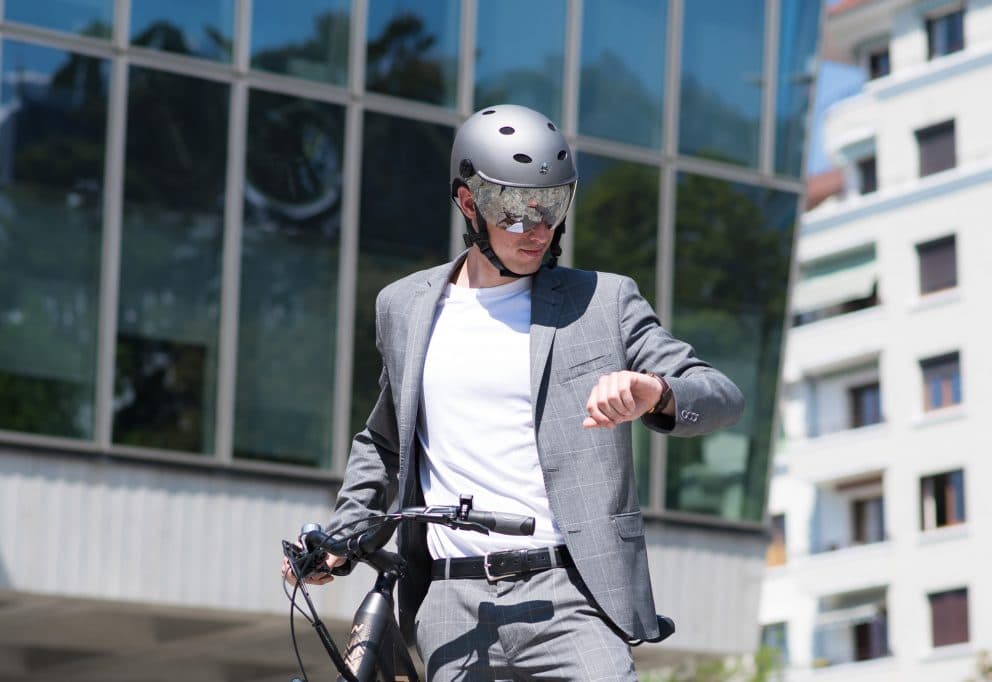 casque vélo avec visière esthétique